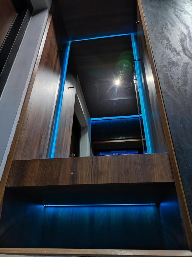 Smart Luxury Penthouse Suites - Private Sauna, Hot-Tub, Home Cinema At The Best Location In Skopje Exterior photo