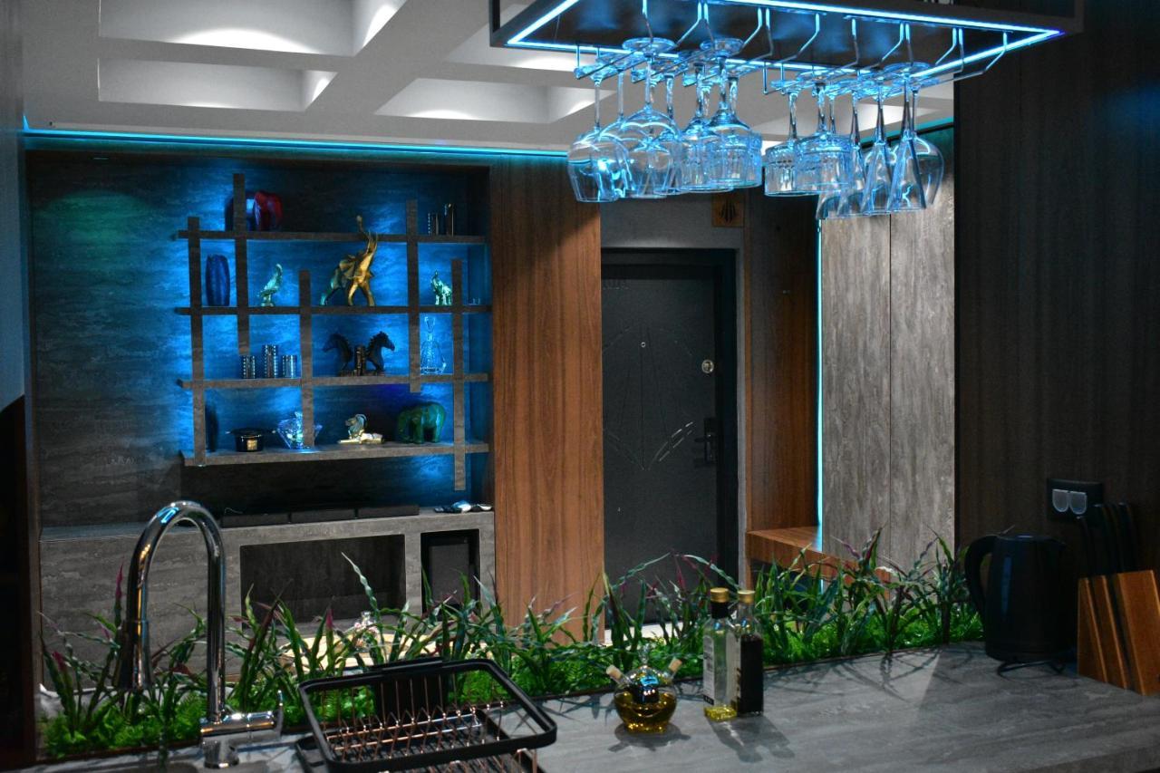 Smart Luxury Penthouse Suites - Private Sauna, Hot-Tub, Home Cinema At The Best Location In Skopje Exterior photo